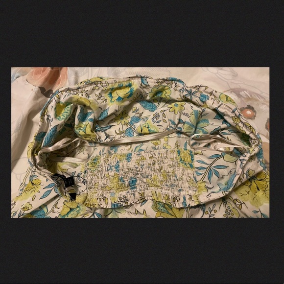 Perfect Spring & Summer Top! The Limited - Size M - Picture 5 of 5